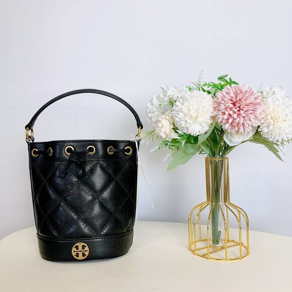 TORY BURCH 148249 WILLA MINI BUCKET BAG BLACK FULL LEATHER DRAWSTRING QUILTED - Picture 2 of 8